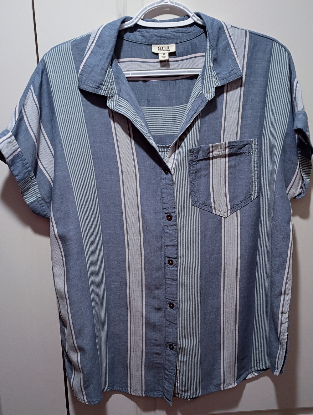 Casual Blue Striped Short-Sleeve Button-Up Shirt